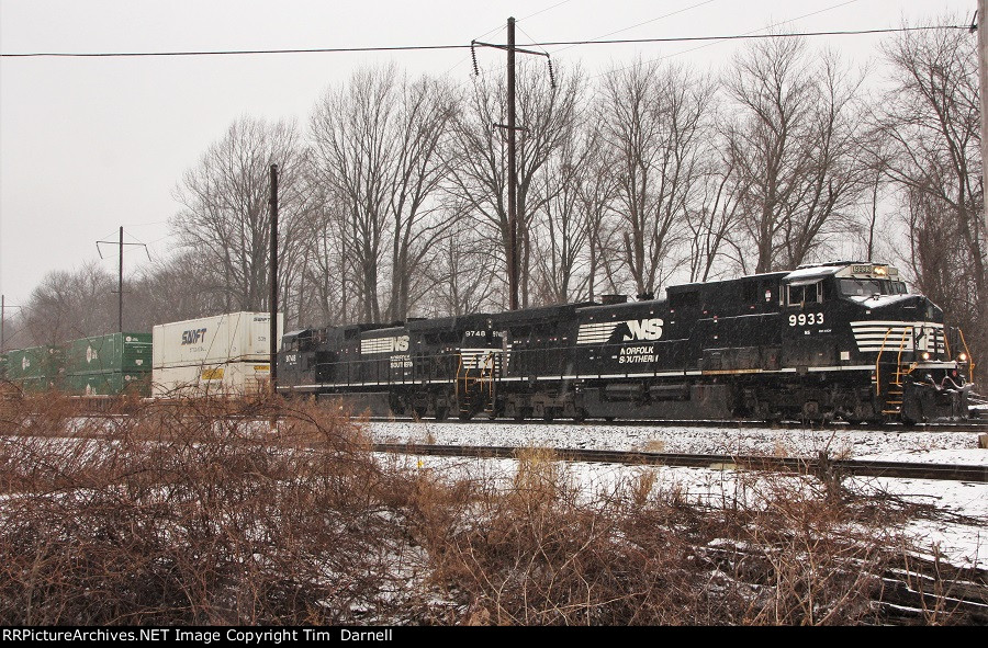 NS 9933 leads 20Q